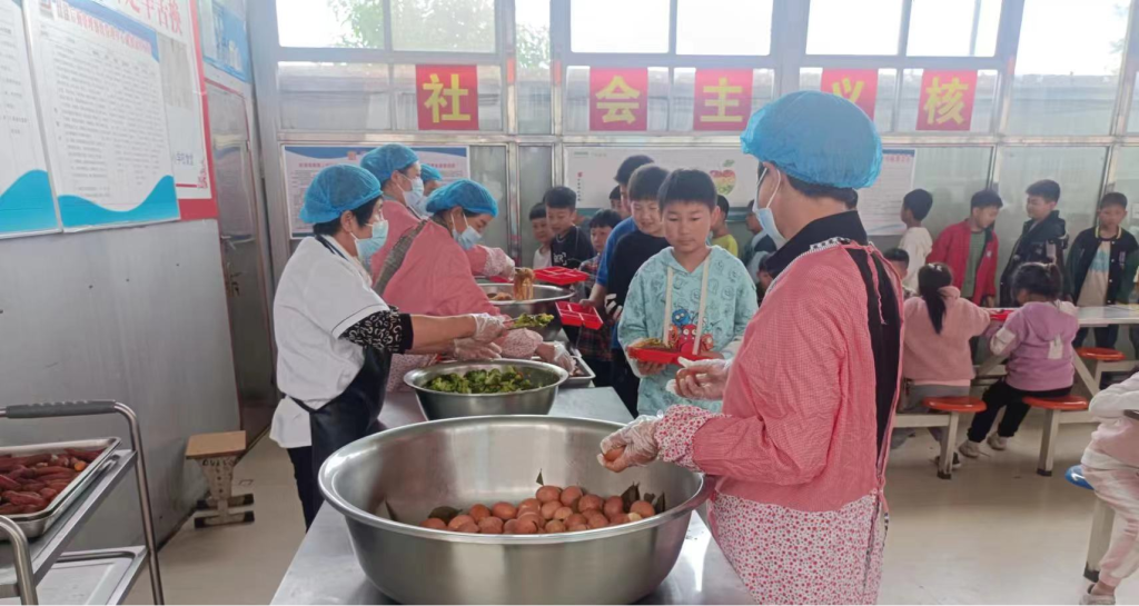 齐抓共管 创建安全食堂——驻马店市第十五小学被授予2023年度食品安全示范学校食堂