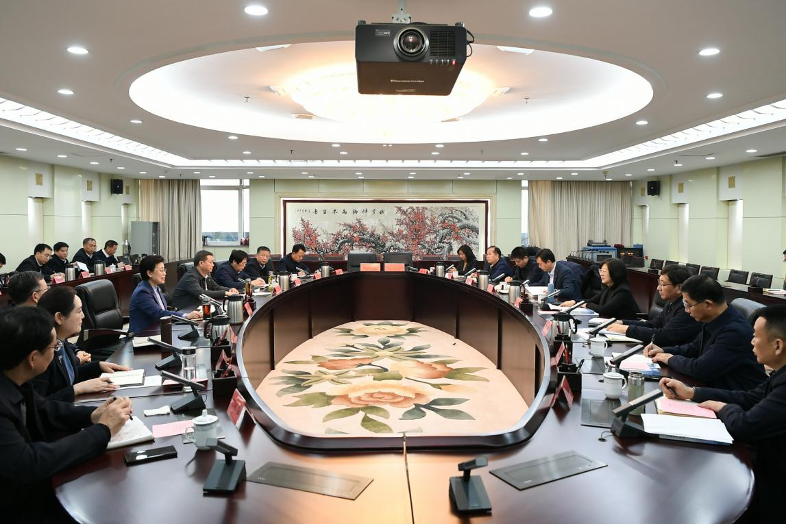 河南省教育厅与平顶山市签署战略合作框架协议
