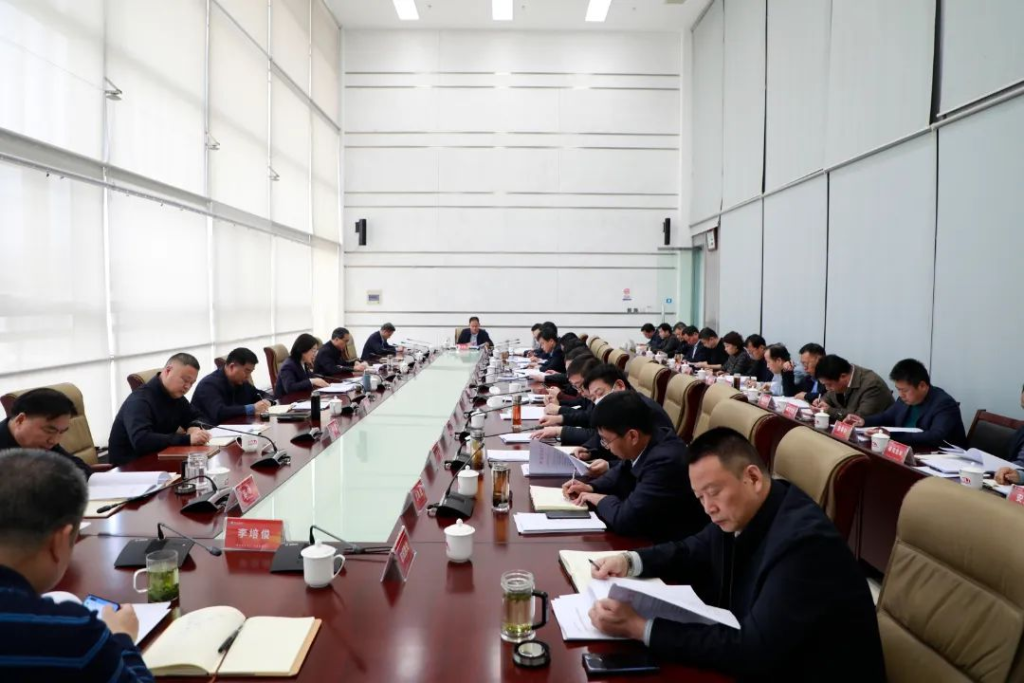 河南省教育厅召开党组扩大会传达学习全国两会精神